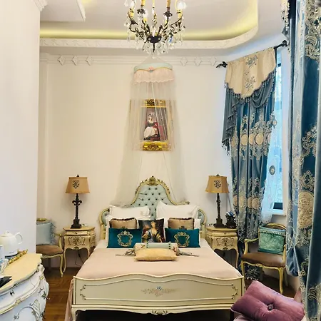 Conacul Coroanei Luxury Boutique فندق 5*