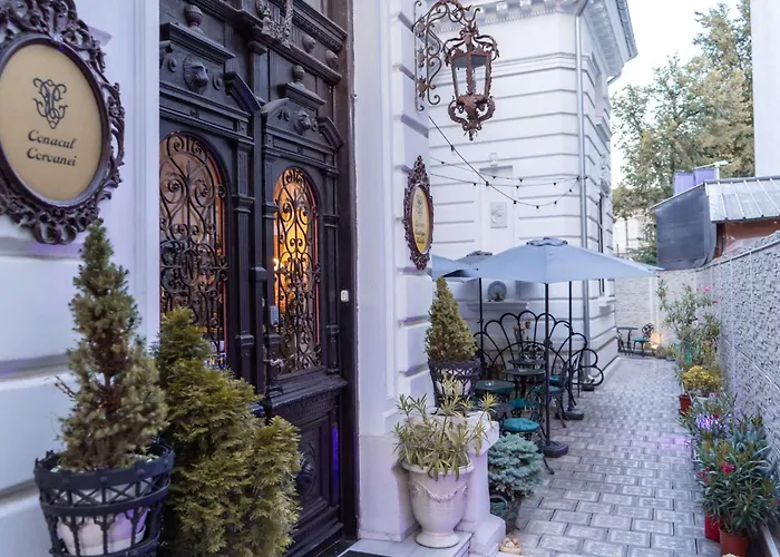 Conacul Coroanei Luxury Boutique فندق 5*
