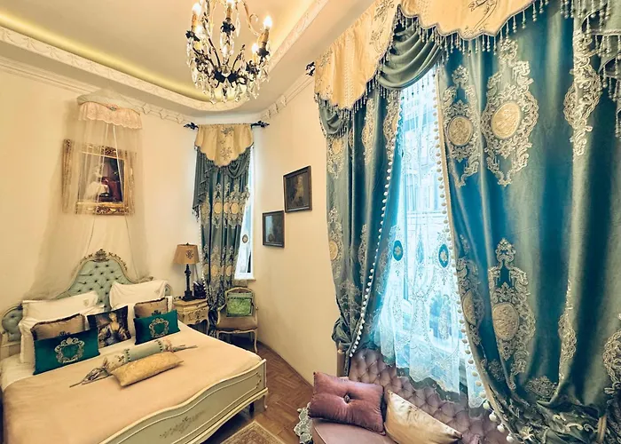 Conacul Coroanei Luxury Boutique 5*