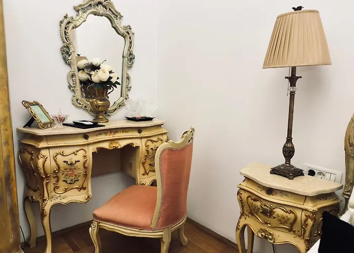 Conacul Coroanei Luxury Boutique