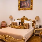 Conacul Coroanei Luxury Boutique Hotel 5*