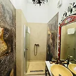 Conacul Coroanei Luxury Boutique 5*