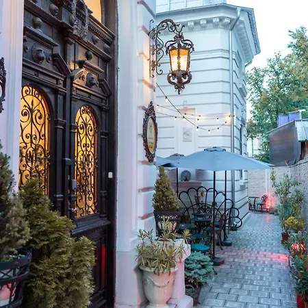 Conacul Coroanei Luxury Boutique
