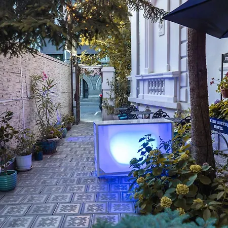Conacul Coroanei Luxury Boutique 5*