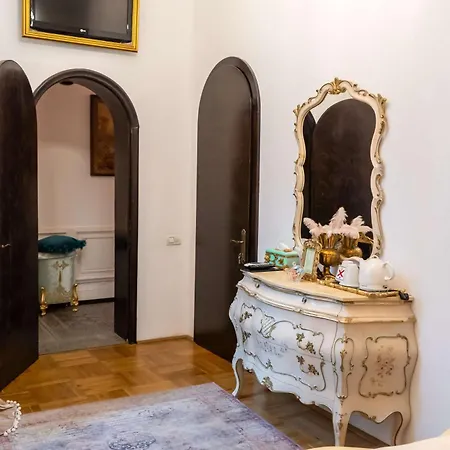 Hotel Conacul Coroanei Luxury Boutique Bucharest