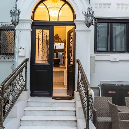 Conacul Coroanei Luxury Boutique 5* Bucharest