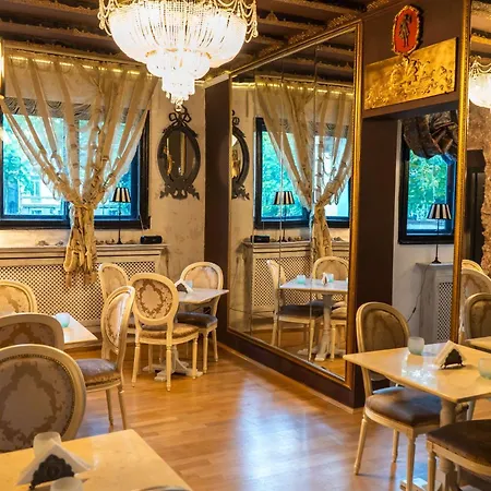 Conacul Coroanei Luxury Boutique Hotel Bucharest