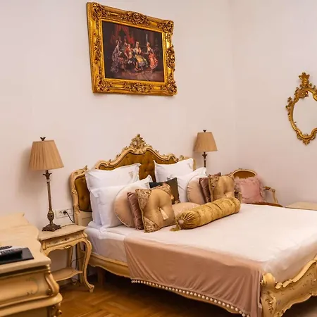 Conacul Coroanei Luxury Boutique Bucharest