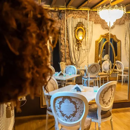 Hotel Conacul Coroanei Luxury Boutique Bucharest