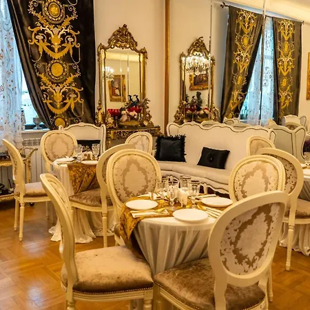 Conacul Coroanei Luxury Boutique Hotel Bucharest