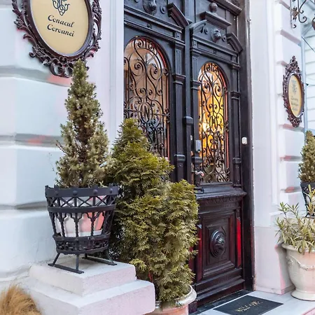 Conacul Coroanei Luxury Boutique Bucarest
