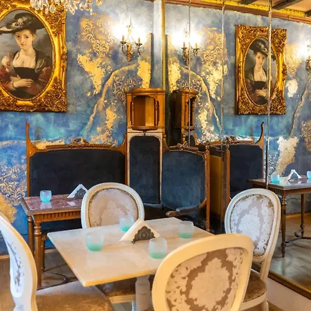 Conacul Coroanei Luxury Boutique Hotel