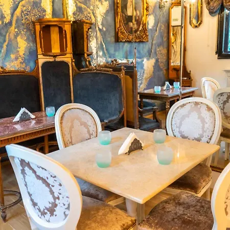 Hotel Conacul Coroanei Luxury Boutique 5*