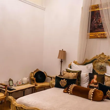 Hotel Conacul Coroanei Luxury Boutique Bucharest