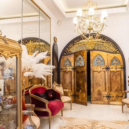 Conacul Coroanei Luxury Boutique Hotel Bucharest