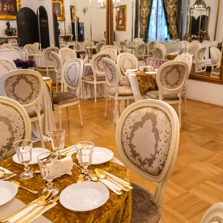 Conacul Coroanei Luxury Boutique Hotel Bucharest