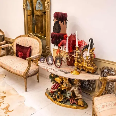 Conacul Coroanei Luxury Boutique 5*