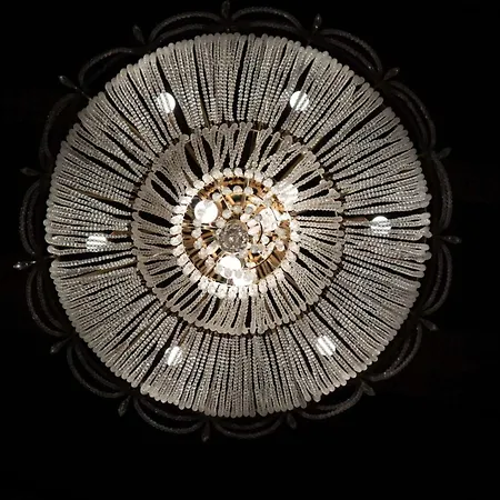 Conacul Coroanei Luxury Boutique