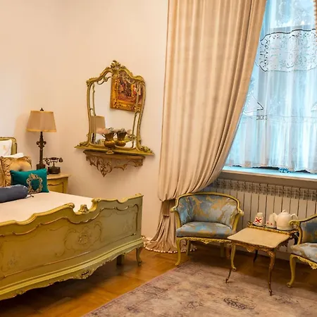 Conacul Coroanei Luxury Boutique 5*