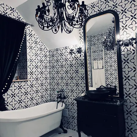 Conacul Coroanei Luxury Boutique 5*