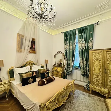 Conacul Coroanei Luxury Boutique Hotel