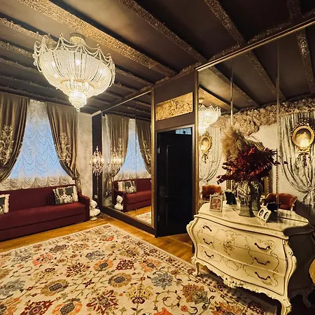 Conacul Coroanei Luxury Boutique Hotell