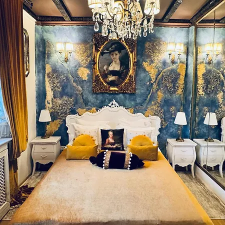 Conacul Coroanei Luxury Boutique Hotell