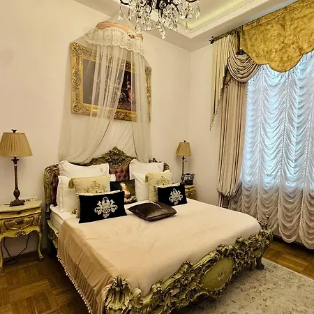 Готель Conacul Coroanei Luxury Boutique 5*