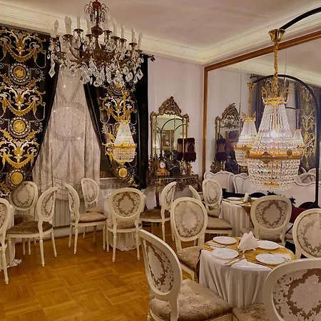 Conacul Coroanei Luxury Boutique 호텔 5*