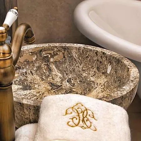 Conacul Coroanei Luxury Boutique 5* Bukarest