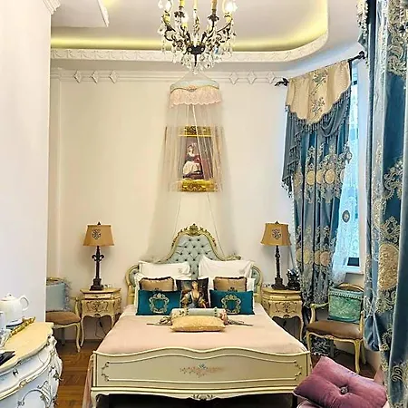 Conacul Coroanei Luxury Boutique 5* Bukarest