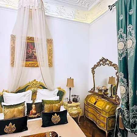 Conacul Coroanei Luxury Boutique 5*