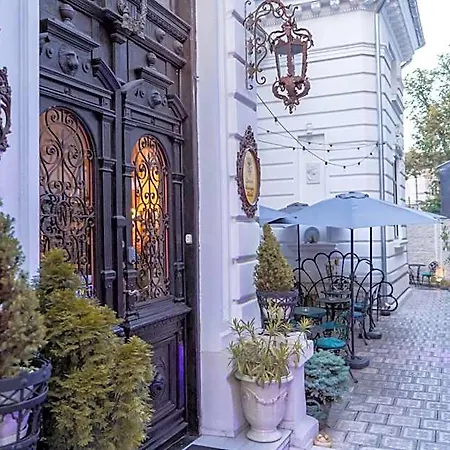 Conacul Coroanei Luxury Boutique 5*