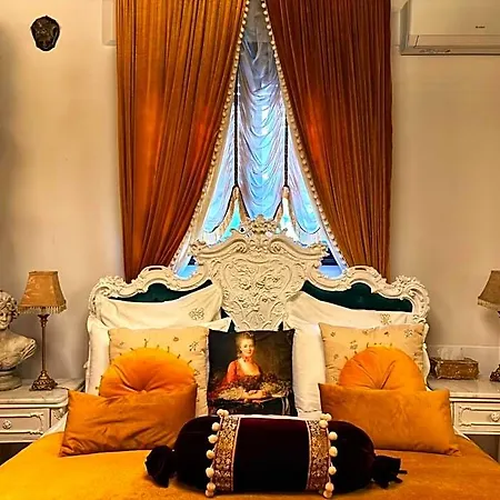 Conacul Coroanei Luxury Boutique 5*