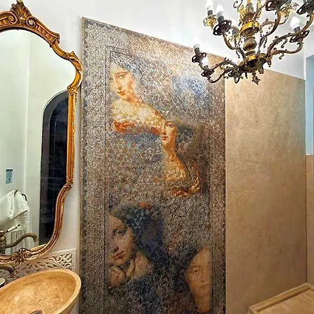Conacul Coroanei Luxury Boutique 5*