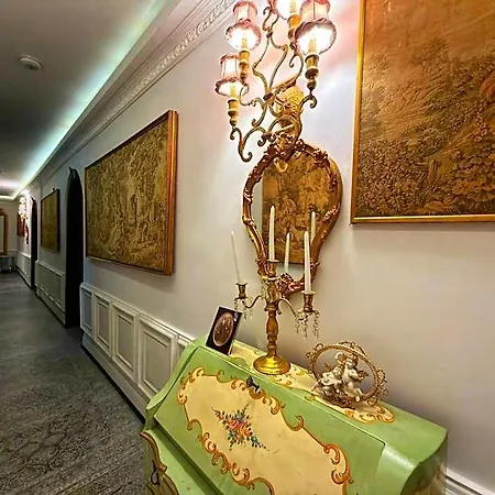 ホテル Conacul Coroanei Luxury Boutique 5*