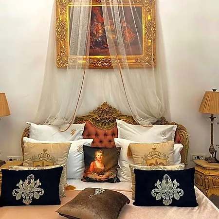 ホテル Conacul Coroanei Luxury Boutique 5*