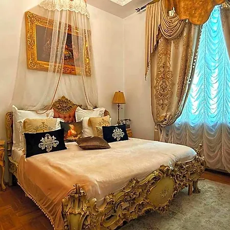 Conacul Coroanei Luxury Boutique ホテル 5*
