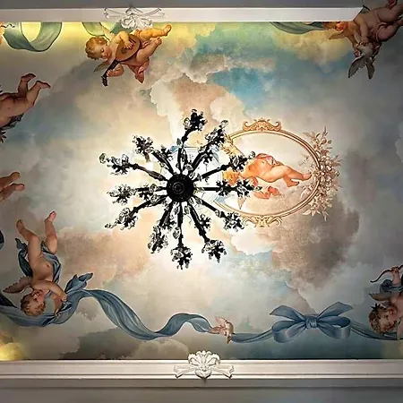 Conacul Coroanei Luxury Boutique 5*