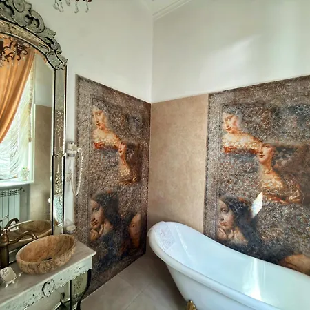 Conacul Coroanei Luxury Boutique 5*
