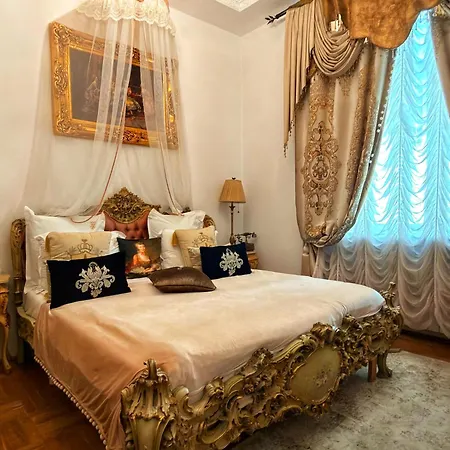 Conacul Coroanei Luxury Boutique ホテル 5*
