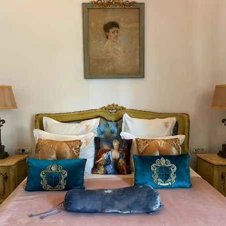 Conacul Coroanei Luxury Boutique ブカレスト