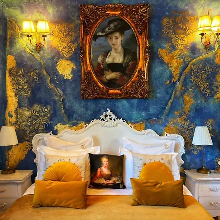 Conacul Coroanei Luxury Boutique 5*