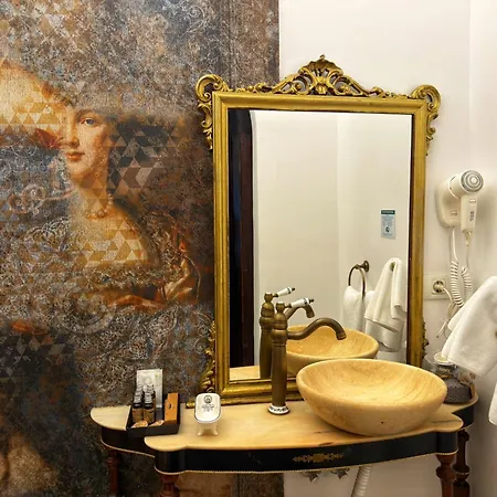 Conacul Coroanei Luxury Boutique 5*