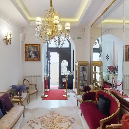 Conacul Coroanei Luxury Boutique 5*