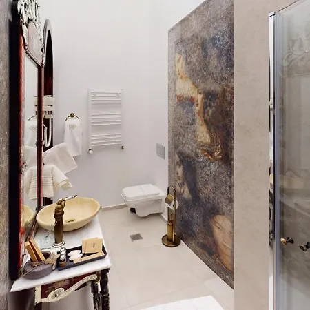 Hotel Conacul Coroanei Luxury Boutique Bucharest