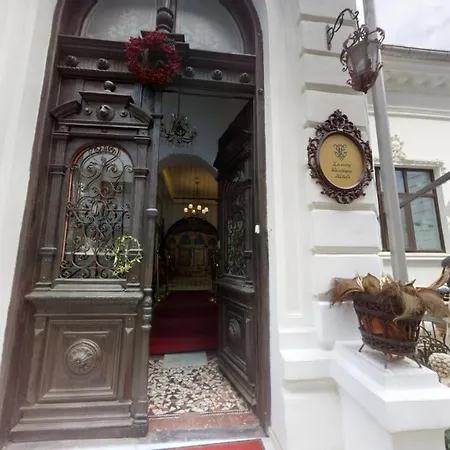 Conacul Coroanei Luxury Boutique Hotel