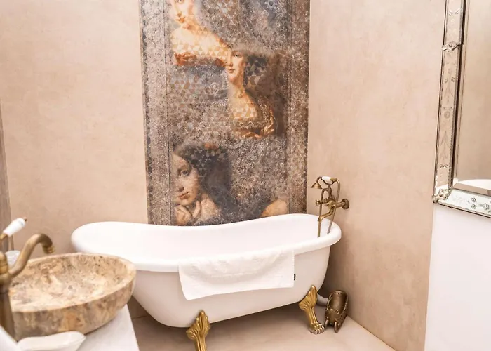 Conacul Coroanei Luxury Boutique Bükreş