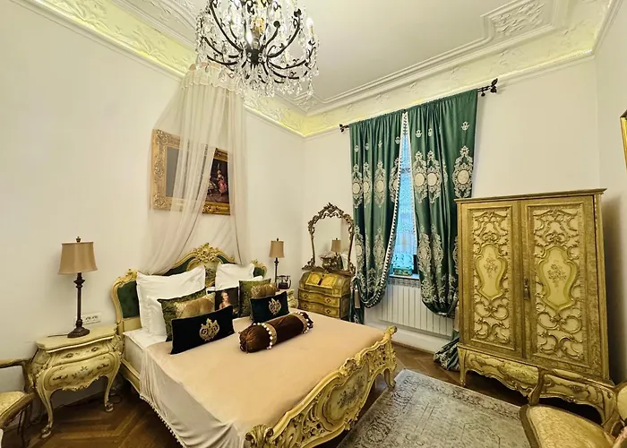 Conacul Coroanei Luxury Boutique Hotel