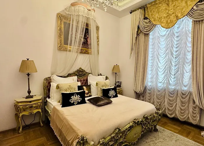 ホテル Conacul Coroanei Luxury Boutique 5*